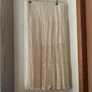 XL Lace Maxi Skirt